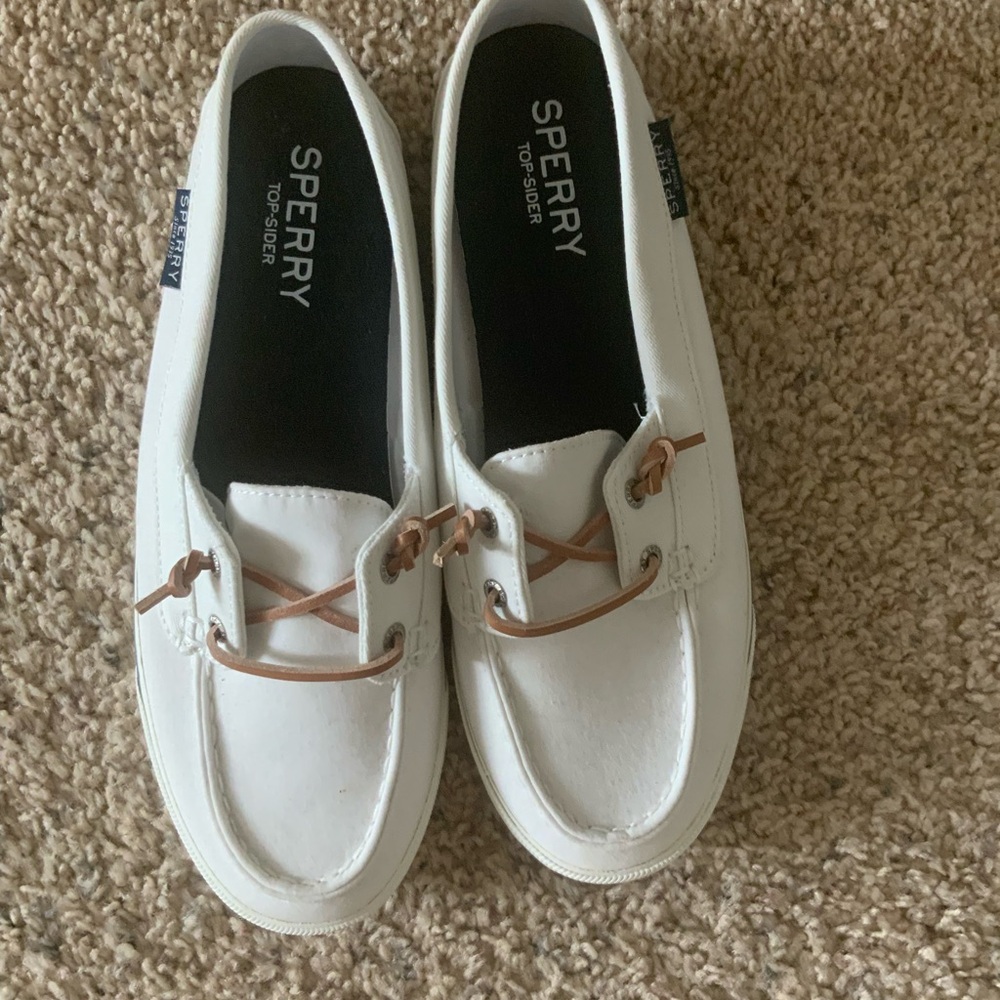 Sperry White Leather Boat Shoes with Brown Laces BRAND NEW never worn
